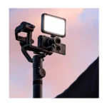 نور استودیویی حرفه‌ای الگاتو مدل Key Light Mini روی پایه