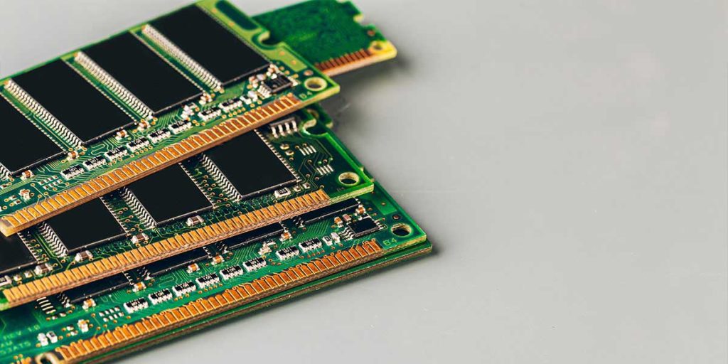 چرا حافظه رم گران است؟ تحلیل عمیق اقتصاد و عرضه/تقاضای DDR5 و HBM در بازار سخت‌افزار ۲۰۲۶